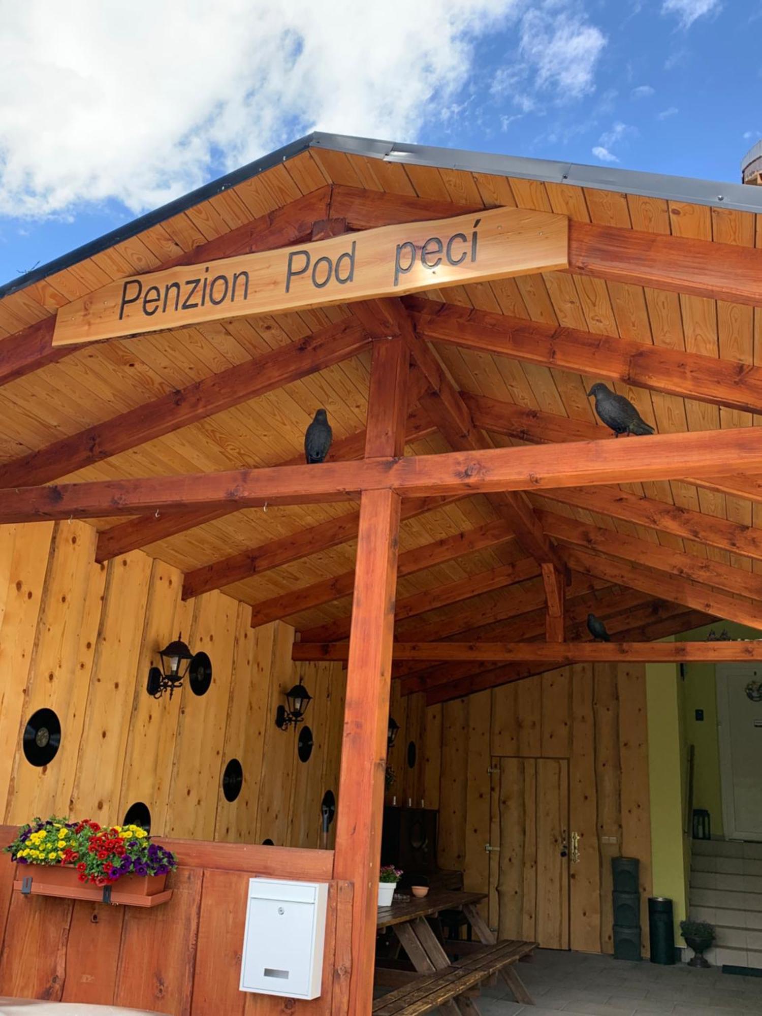 Penzion Pod Peci Lenora Exterior photo